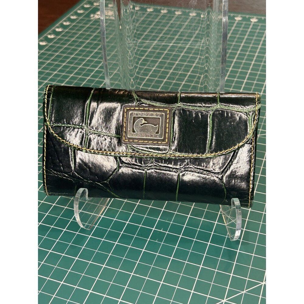 Dooney & Bourke Black Leather Croc Embossed Wallet With Zipper Pocket & Card Slo